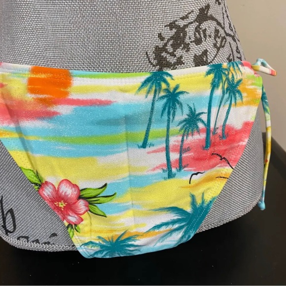 Cute extra large bikini - Picture 4 of 7